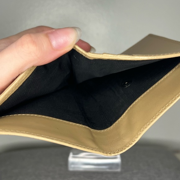 Authentic Prada Vernis Beige Trifold - Picture 8 of 14